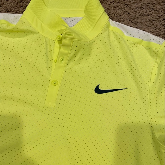 Nike Men’s tennis shirt neon yellow size small - Picture 2 of 4